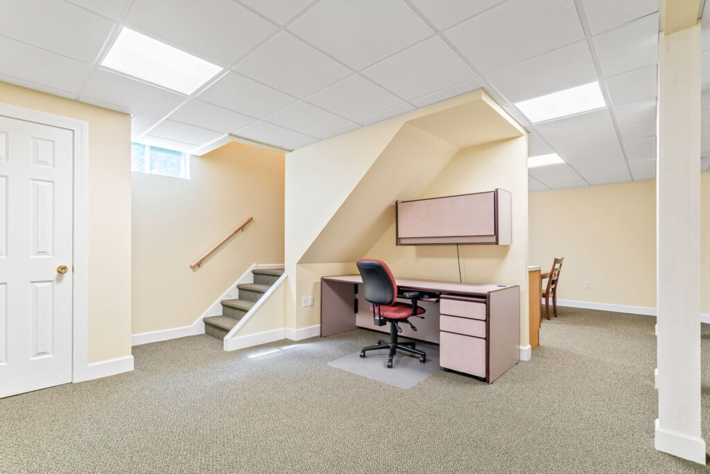 6256 Empire - Inlaw Suite-5