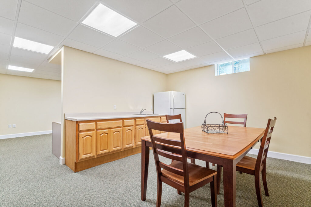 6256 Empire - Inlaw Suite-7