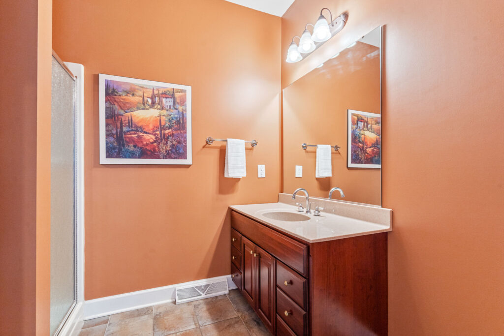 6256 Empire - Inlaw Suite-8